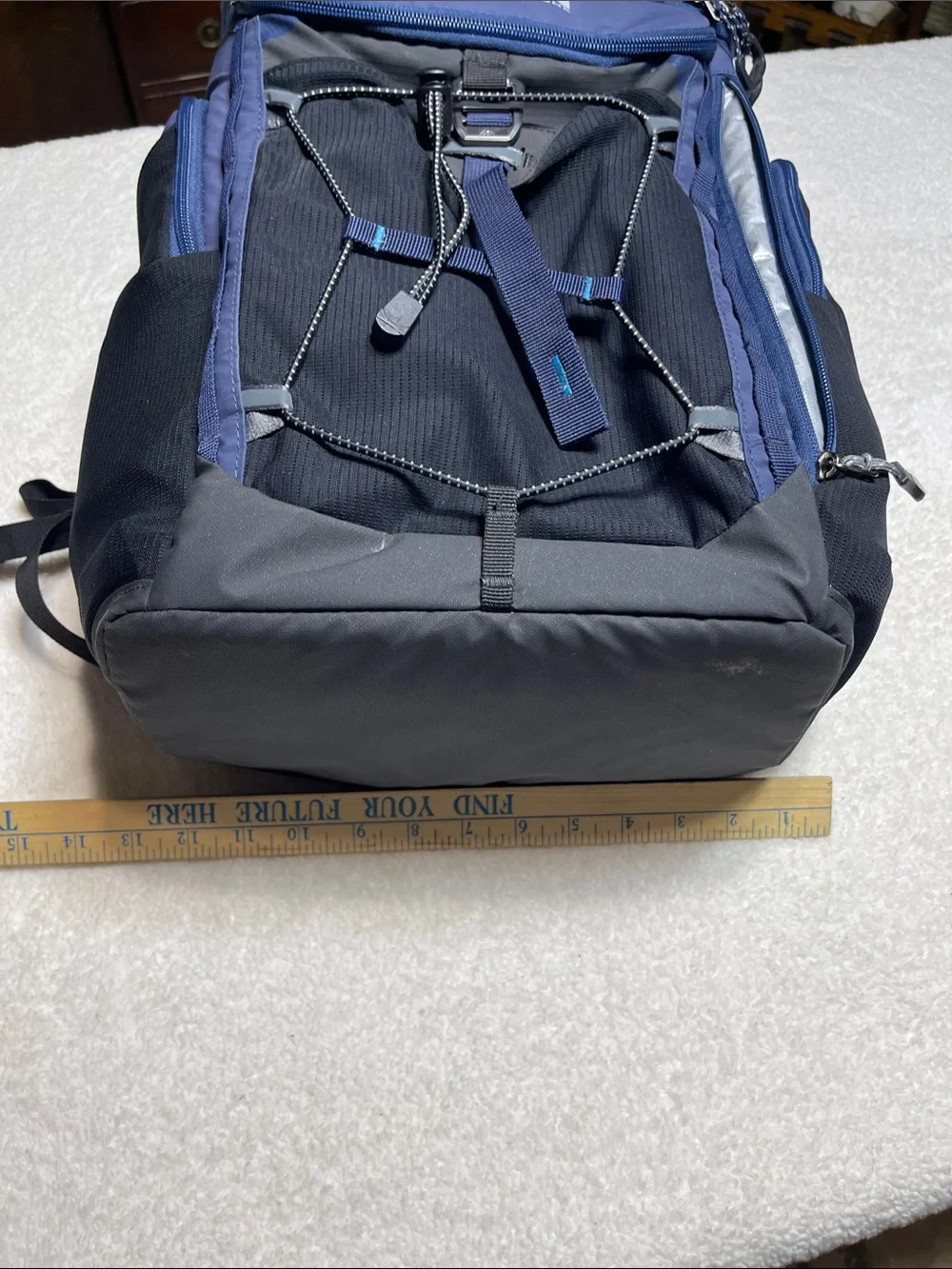 Titan by Artic Zone Navy & Black 26-Can Everyday Backpack